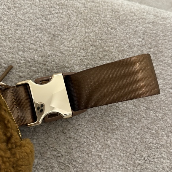 Lululemon everywhere belt bag 1L fleece - Picture 2 of 5